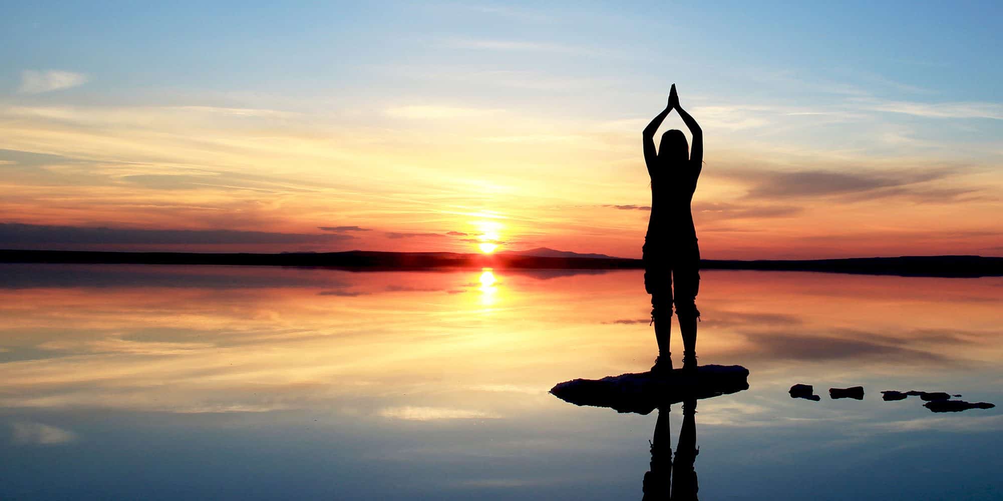 banner-yoga-on-the-beach